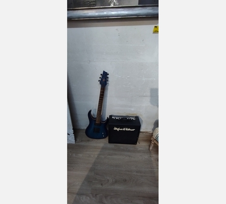 Guitare électrique avec ampli.