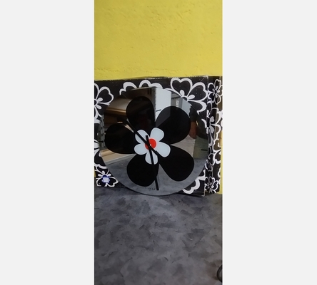 Horloges tréfle noir