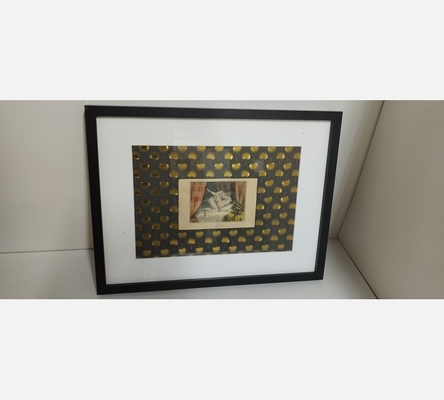 Image érotique ancienne 'Lune de miel' dans cadre noir.