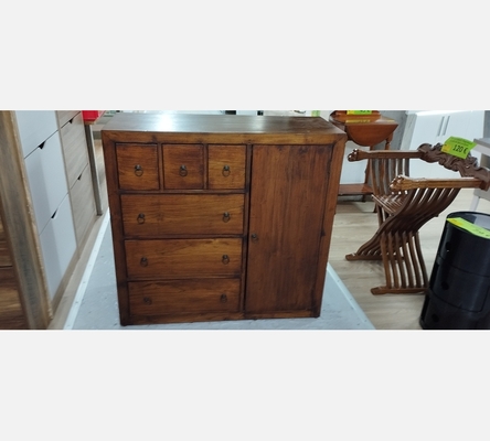 Joli meuble de rangement en acajou massif, 1 porte, 6 tiroirs.