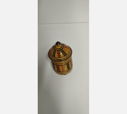 Jolie boite en faïence