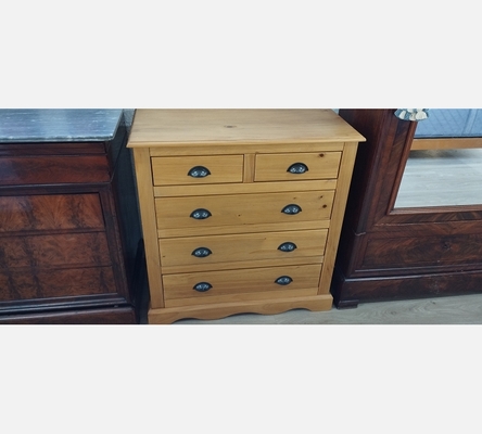 Jolie commode en pin massif, 5 tiroirs.