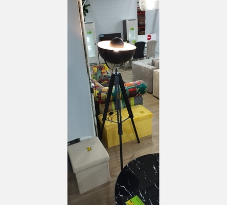 Lampadaire demi-lune