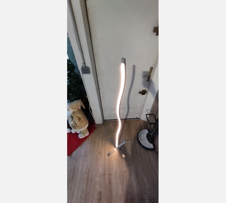 Lampadaire lED serpentin