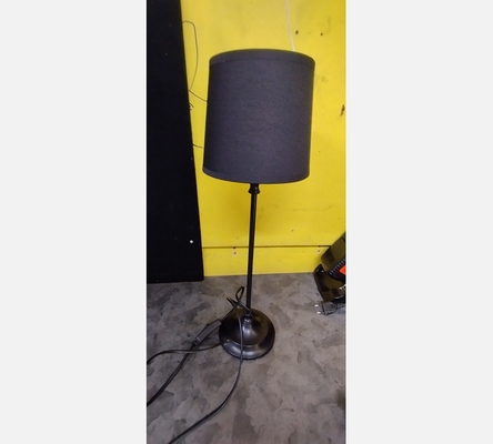 Lampe à poser noir.