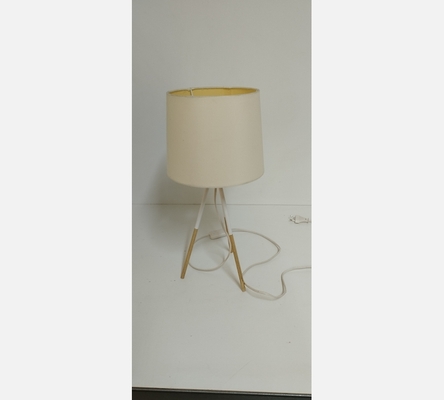 Lampe moderne blanche 3 pieds