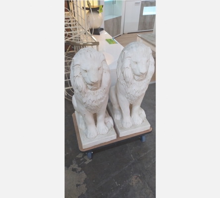 Lion assis de 80cm, 80kg en pierre reconstituée.