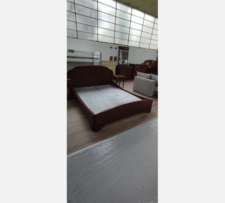 Lit en merisier Massif en 160/200 cm sommier vendu séparément.