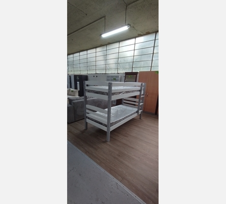Lit superposés en bois gris/blanc 90/200 cm vendu sans matelas.