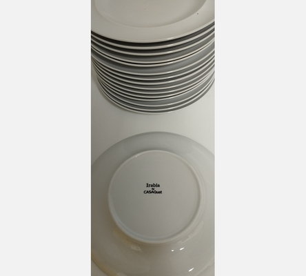 Lot de 16 assiettes en porcelaine blanche Irabia by CasaQuat