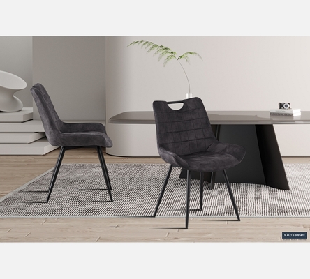 Lot de 2 chaises Nina en velours gris.
