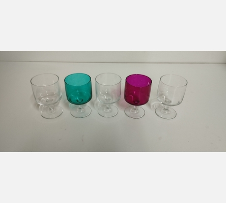 Lot de 5 verres sur pieds colorés et transparents