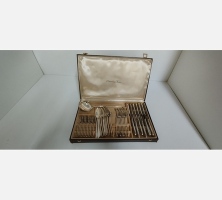 Ménagère orfèvrerie de France incomplète.