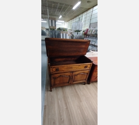 Meuble 2 portes avec rangement fausse porte.