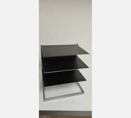 Meuble hifi 3 niveaux en acier noir et gris. Meuble lourd et de qualité.