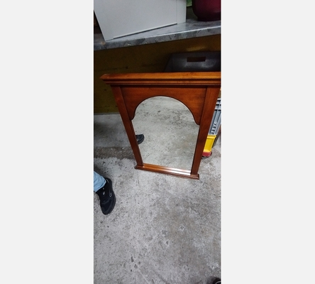 Miroir en merisier style Louis Philippe.