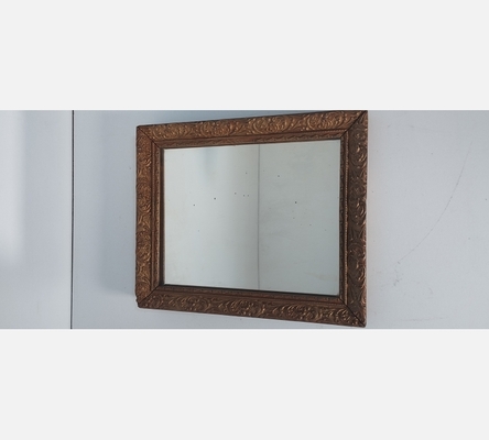 Miroir rectangulaire dans cadre doré