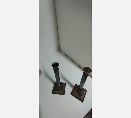 Paire de bougeoirs en bronze