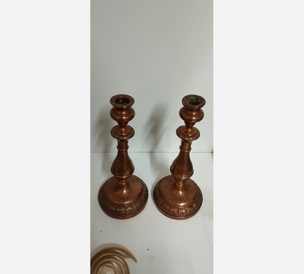 Paire de bougeoirs en cuivre