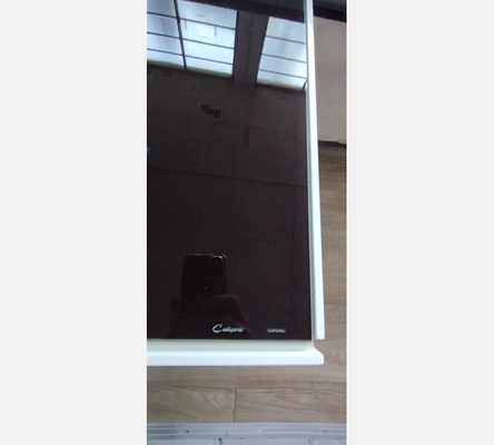 Paire de chevets Calligaris en laque blanche.