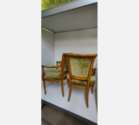 Paire de fauteuils style Directoire en hêtre blond et velours vert.