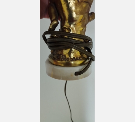 Paire de lampes en bronze signées Moreau.