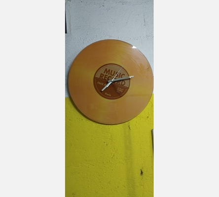 Pendule style vinyle jaune