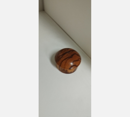 Petit boite en bois ronde