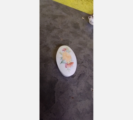 Petit boite en porcelaine