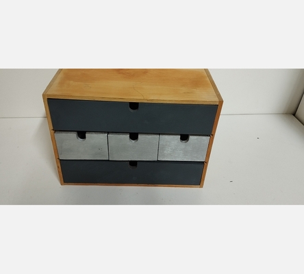 Petit caisson à tiroirs