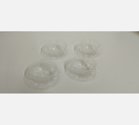Petit service à dessert en cristal, 4 coupelles et 4 soucoupes