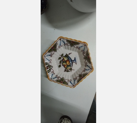 Petite coupe en faïence