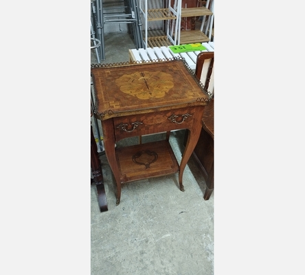 Petite table guéridon en marqueterie avec 1 tiroir