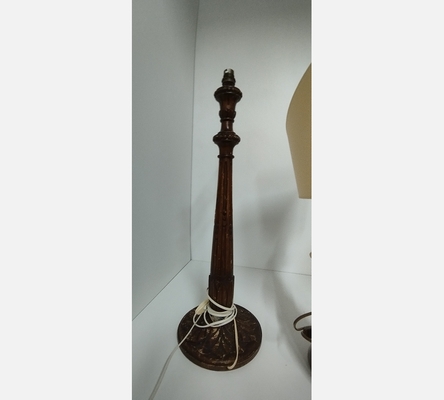 Pied de lampe en bois