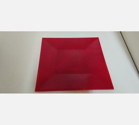 Plat carré en verre rouge