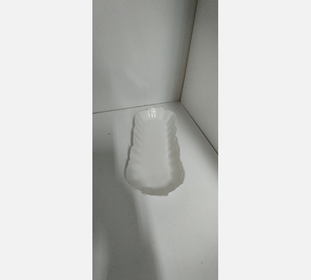 Plat en porcelaine blanc