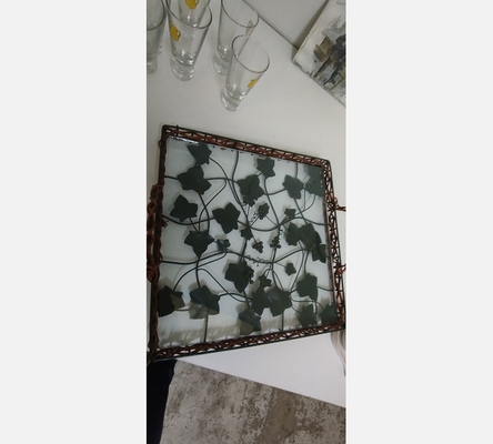 Plateau en verre et métal