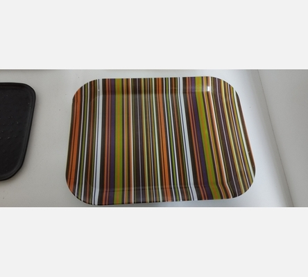 Plateau lignes multicolores