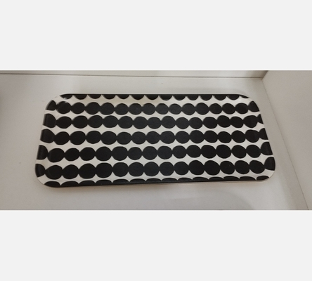 Plateau noir et blanc Marimekko