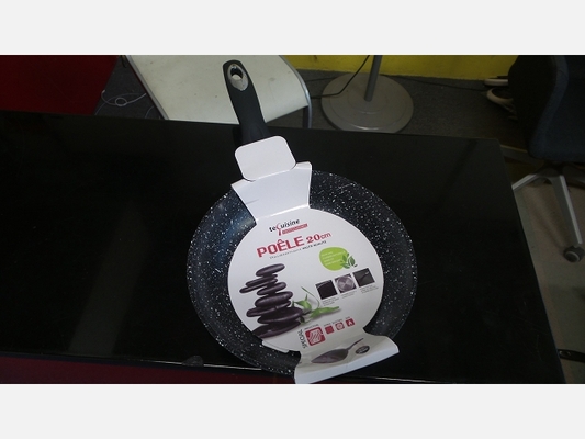 Poêle façon pierre 20 cm.