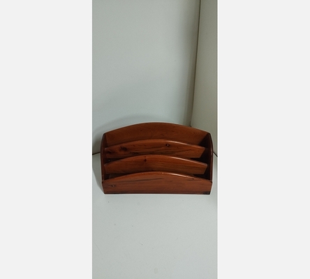 Porte courier en bois