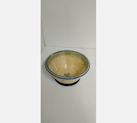 Saladier en grès coloré.