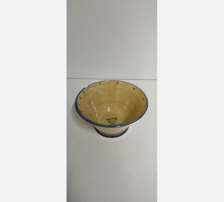 Saladier en grès coloré.