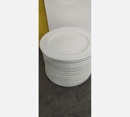 Serie d'assiettes en porcelaine