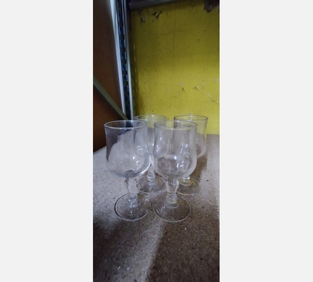 Serie de 4 verres à pieds