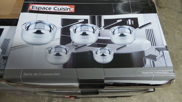 Série de 5 casseroles en inox. Compatible induction.