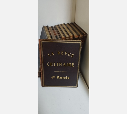 Serie de 8 grands livres reliés La Revue Culinaire