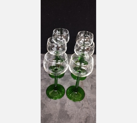 Serie de verres à vin blanc