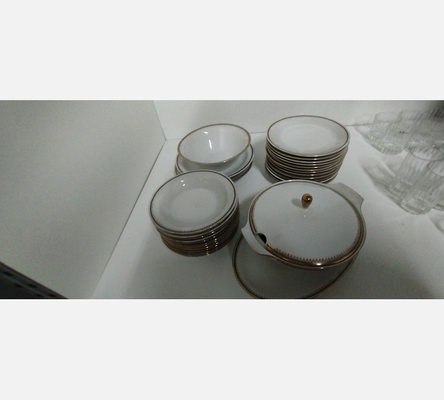 Service de table en porcelaine