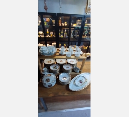 Service de table en porcelaine de limoges.